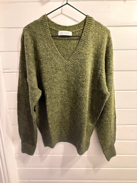 River :: Boyfriend Jumper