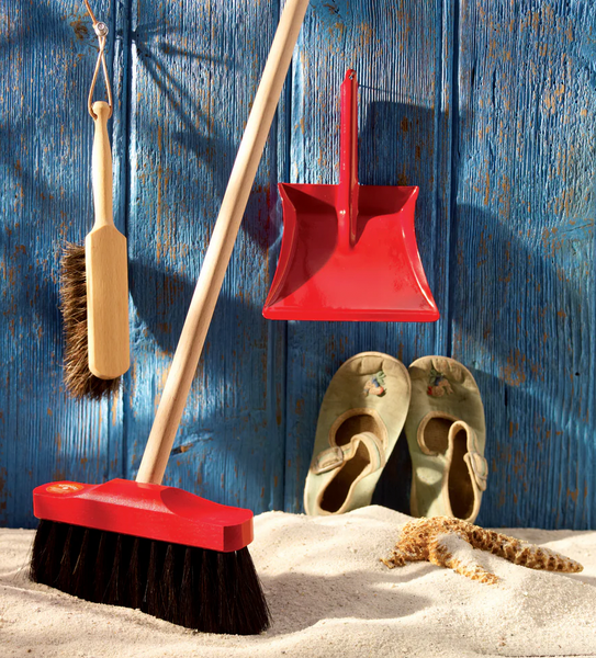 Redecker :: Child's Dustpan Red