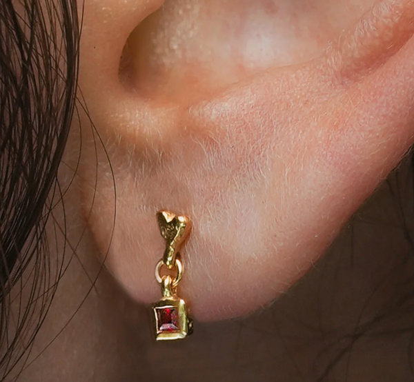 Temple of the Sun :: Eros Drop Stud