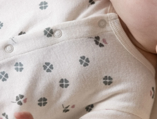 Nature Baby :: Stretch and Grow - Lucky print & Bramble Burrow