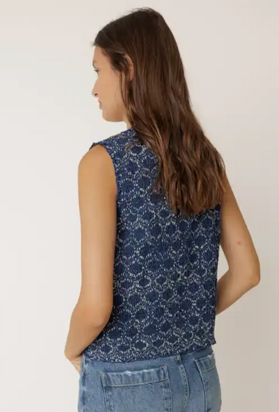 Indi and Cold :: Vest with Tie - 110