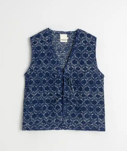 Indi and Cold :: Vest with Tie - 110